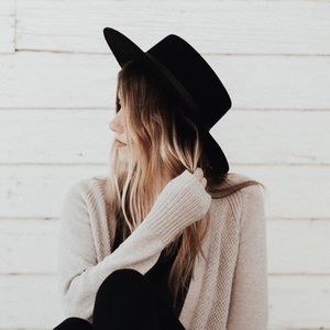 SALE ⭐️ GiGi Pip Black Wide Brim Hat